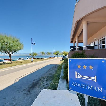 Apartments Clara Nin Bagian luar foto